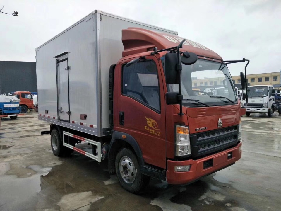 湖北程力重汽豪沃4.2米冷藏車 (26)