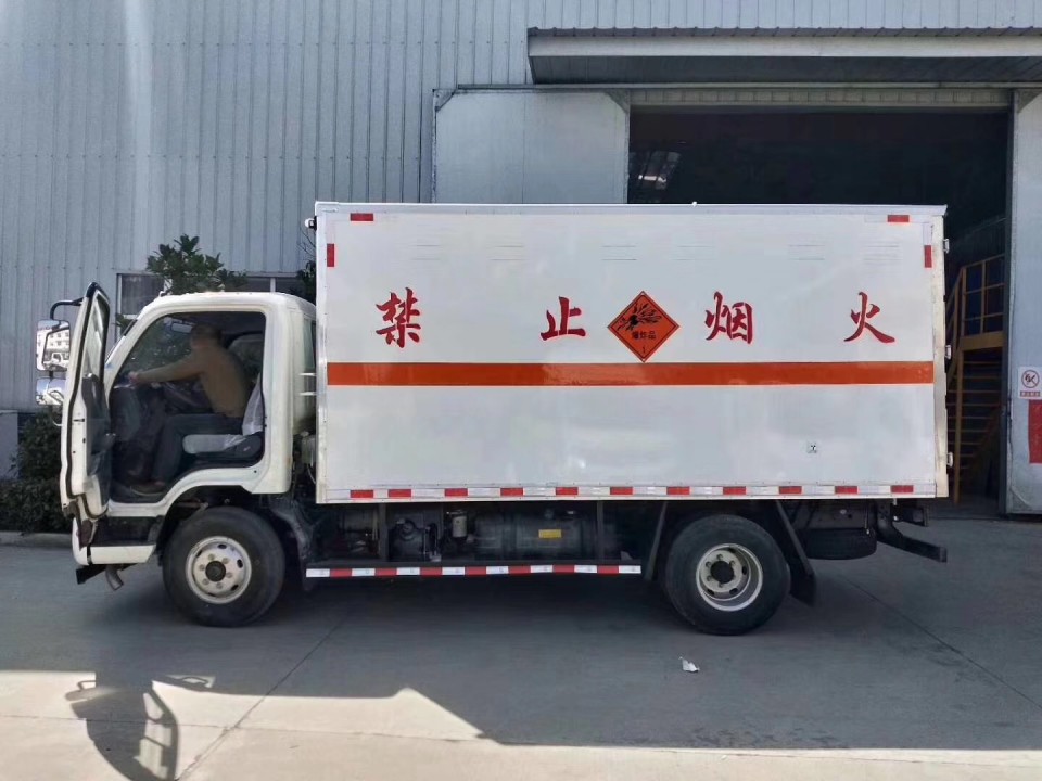 湖北程力福田奧鈴爆破器材運輸車 (6)