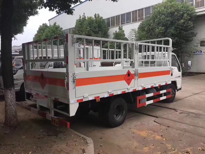 湖北程力江鈴順達(dá)4米2氣瓶運(yùn)輸車 (9)