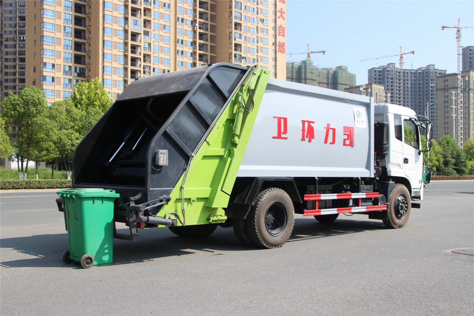 東風(fēng)專底10立方程力壓縮垃圾車 (11)