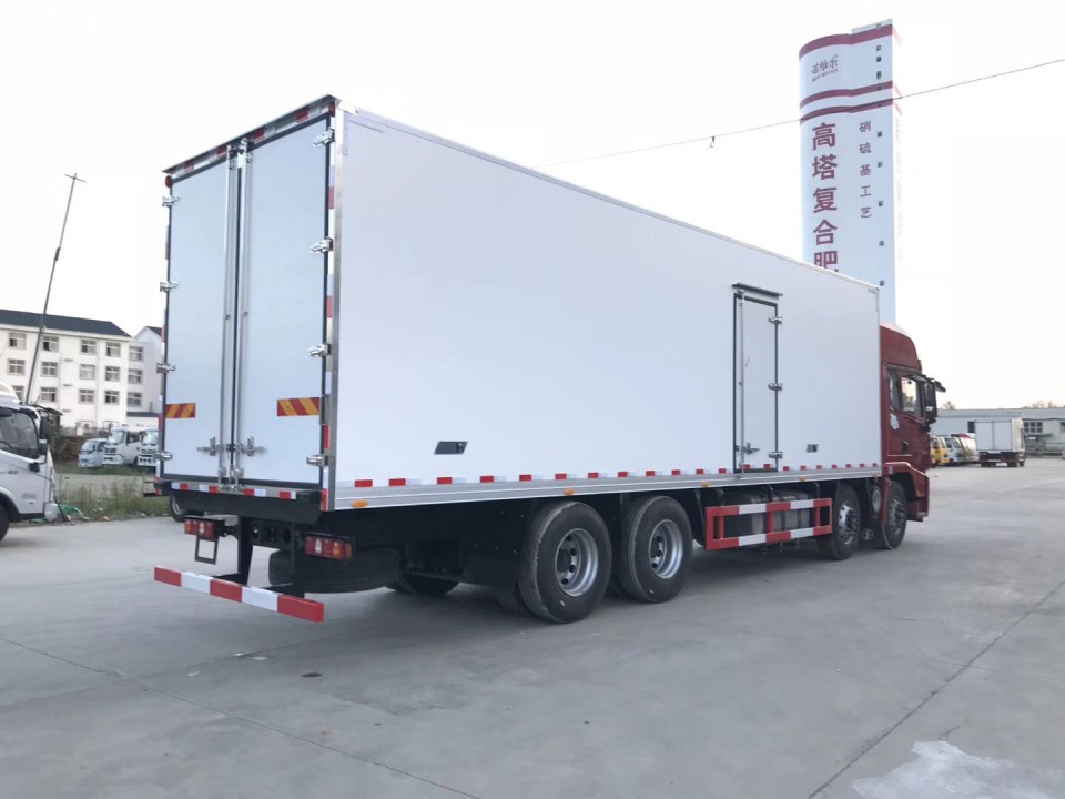 陜汽德龍X3000前四后八(氣囊)9米6冷藏車 (9)